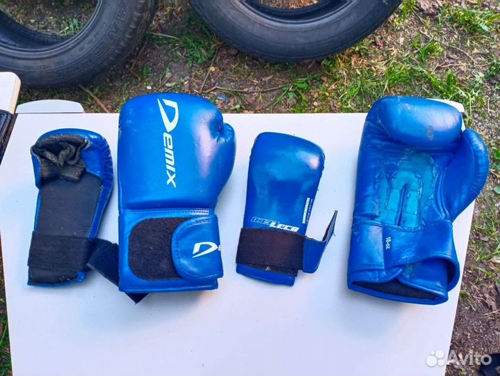 Боксерские перчатки