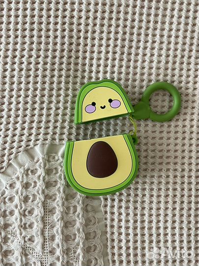 Чехлы на airpods
