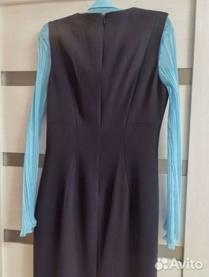 Синее платье Max Mara с голубой блузкой