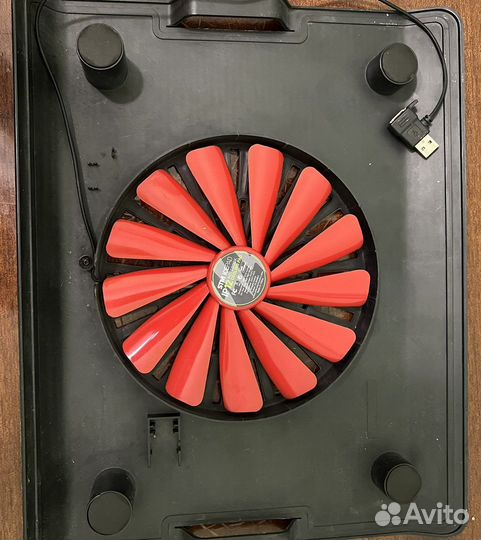 Подставка с охлаждением для ноутбука