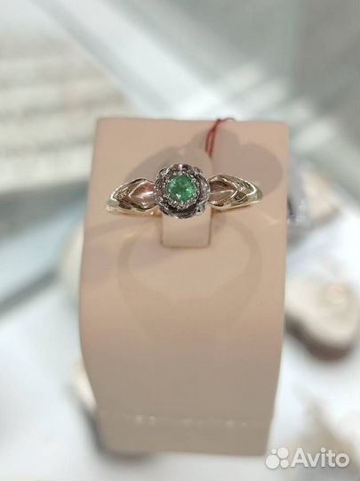 Кольцо с изумрудом и бриллиантами 2,88г 19р 585