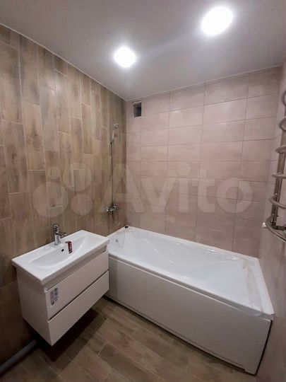 2-к. квартира, 65,2 м², 2/10 эт.