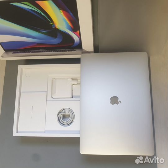 MacBook Pro 16 i9 2019 16gb/ 1Tb/4GbVideо/ 3 цикла