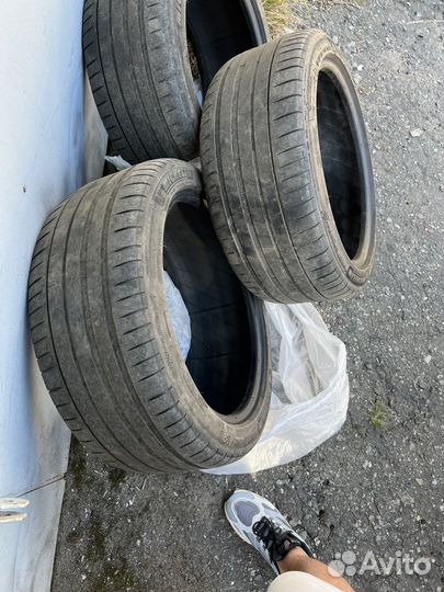 Michelin Pilot Sport 4 245/40 R18 97Y