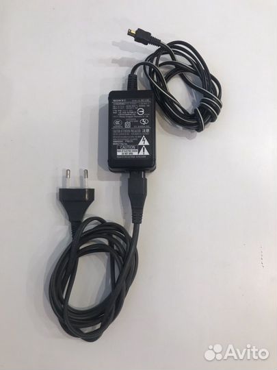 Зарядное устройство Sony AC-LS5