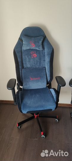 Игровое компьютерное кресло