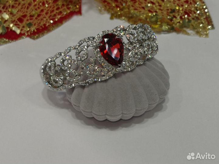 Браслет женский на руку бижутерия со стразами