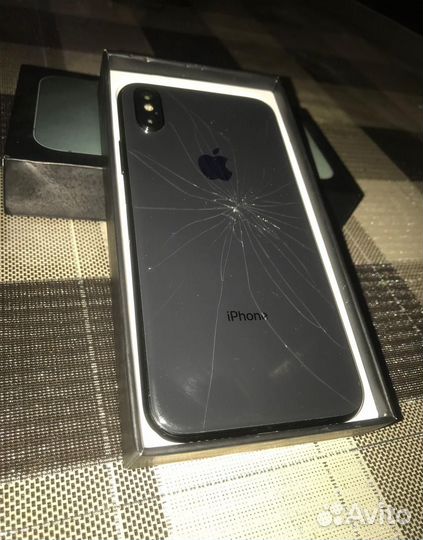 iPhone X, 64 ГБ