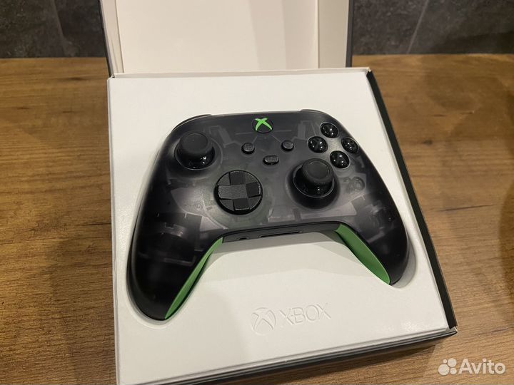 Xbox series s с 2 геймпадами