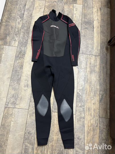 Гидрокостюм