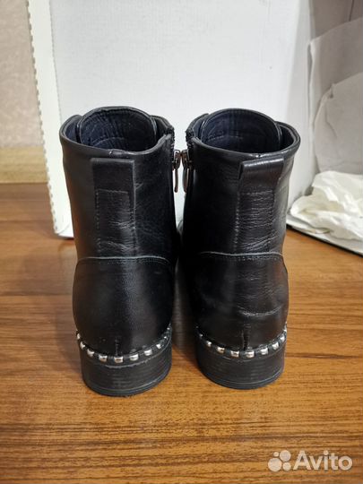 Ботинки женские