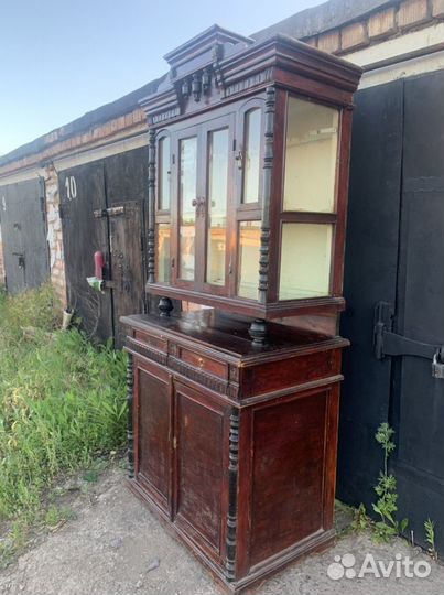 Антикварный буфет