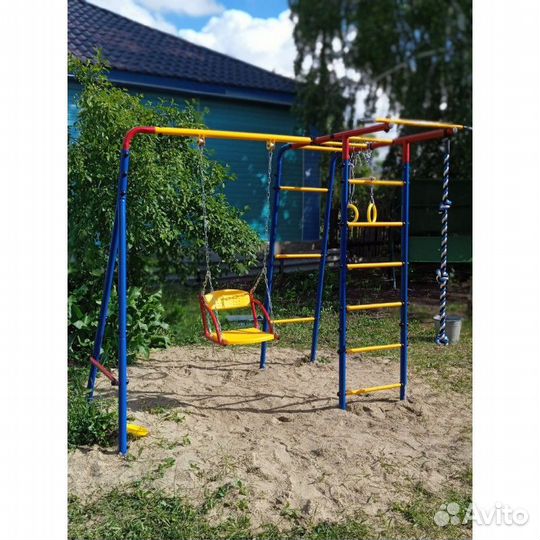 Уличный спортивный комплекс