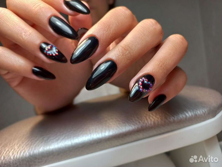 Маникюр с покрытием гель-лаком