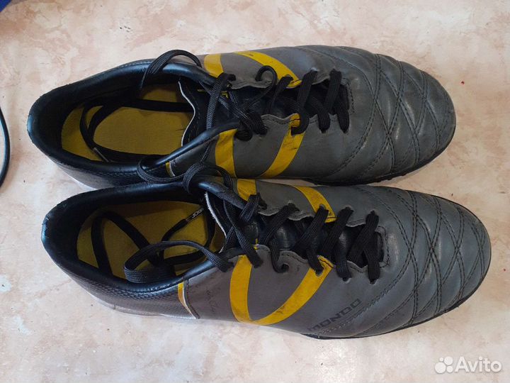 Детские футбольные бутсы (шипованные) 36 размер