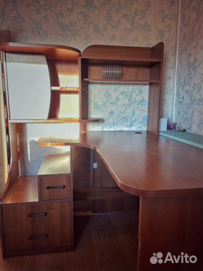 Компьютерный стол угловой