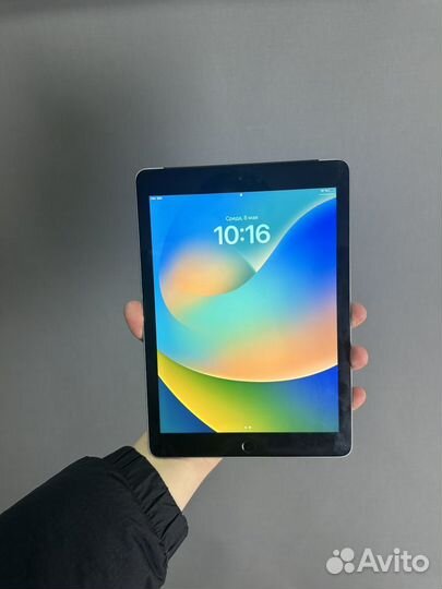 iPad 9.7 (2017-года) 128Gb Wi-Fi+Cellular
