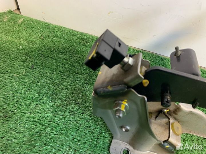 Педаль сцепления Hyundai Solaris седан G4FA 2015