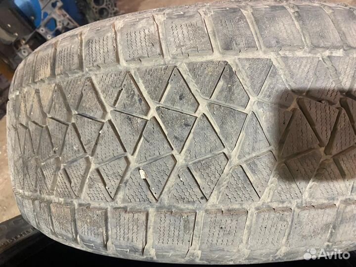 Bridgestone Blizzak DM-V2 275/55 R20 117T