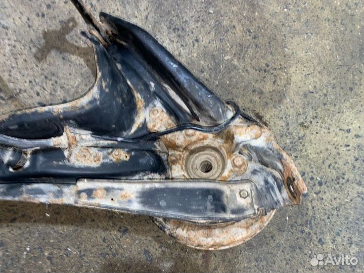 Рычаги задней подвески задние правые Honda Cr-V