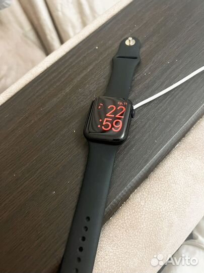 Apple watch SE gen 2 44mm Midnight