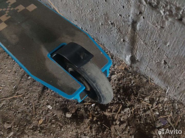 Трюковой самокат novatrack