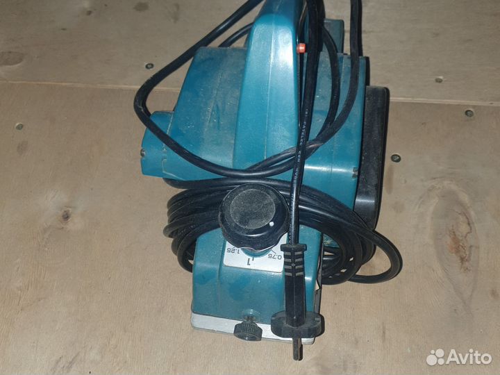 Рубанок электрический makita бу