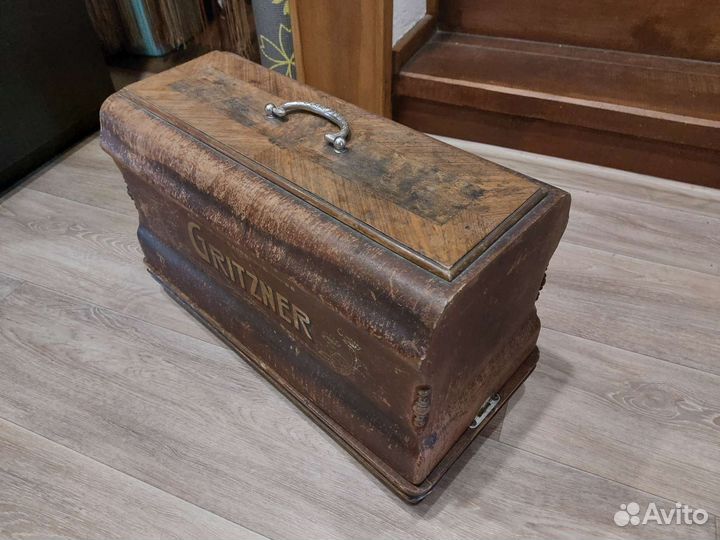 Антикварная швейная машинка Gritzner