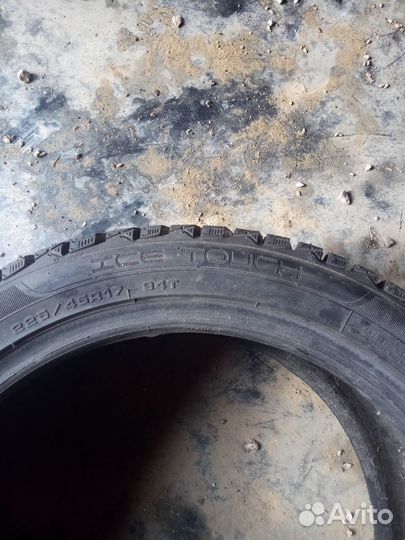 Dunlop Ice Touch 225/45 R17