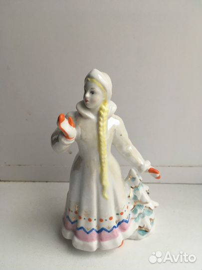 Снегурочка из фарфора Дулево винтажная