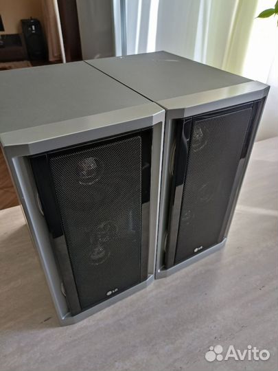 Акустические колонки LG