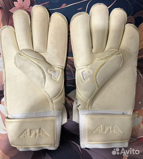 Вратарские перчатки