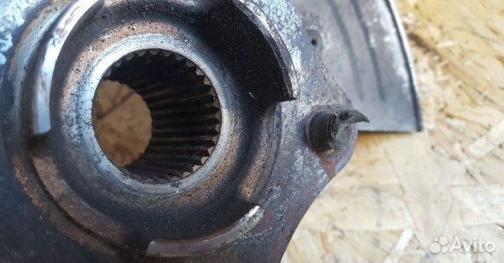 Кулак задний правый Jaguar Xj X351