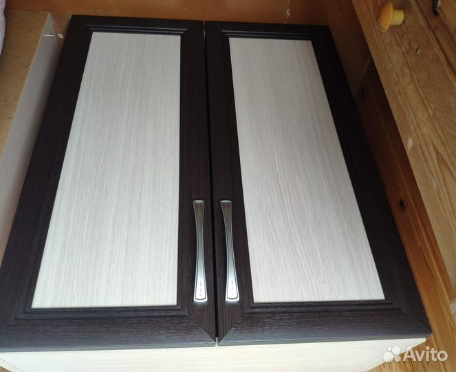 Шкафчик навесной