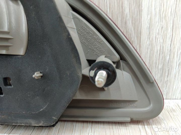 Фонарь внутренний задний левый Nissan Almera G15