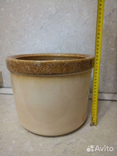 Большой керамический горшок