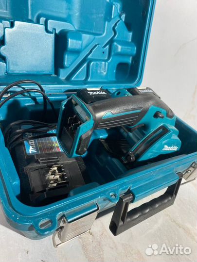 Аккумуляторная дисковая пила Makita HS301dwme (25мм)