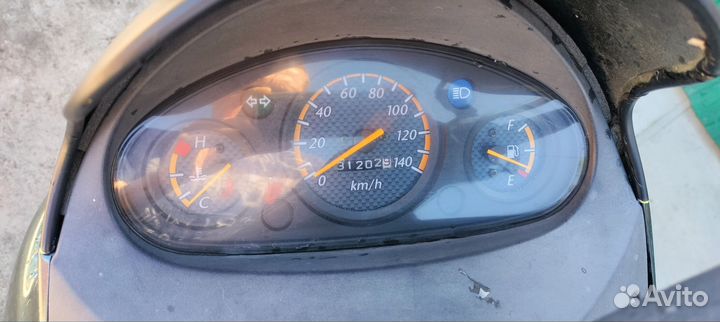 Скутер. Suzuki Avenis 150