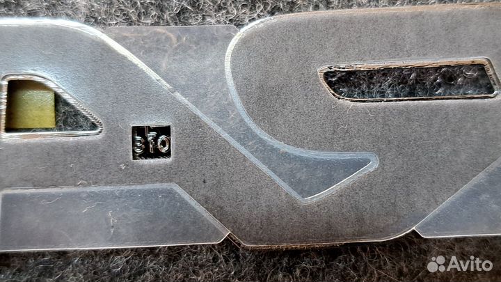 Эмблема Toyota RAV 4 на крышку багажника