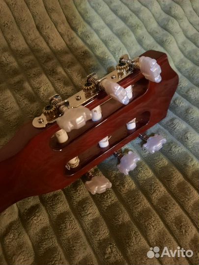 Гитара 6ти струнная лаковая с чехлом для начинаю