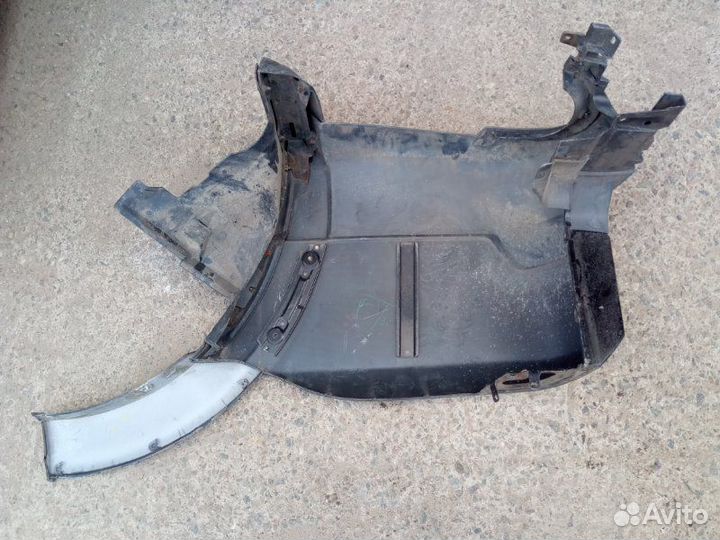 Бампер задний левый Mitsubishi Pajero 4 V9