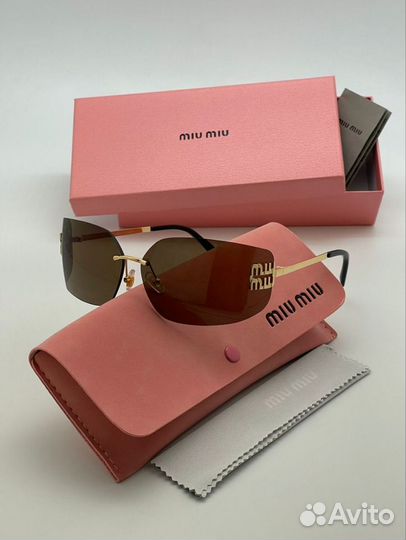 Солнцезащитные очки miu miu