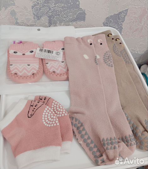 Тапочки, носки и наколенники для детей