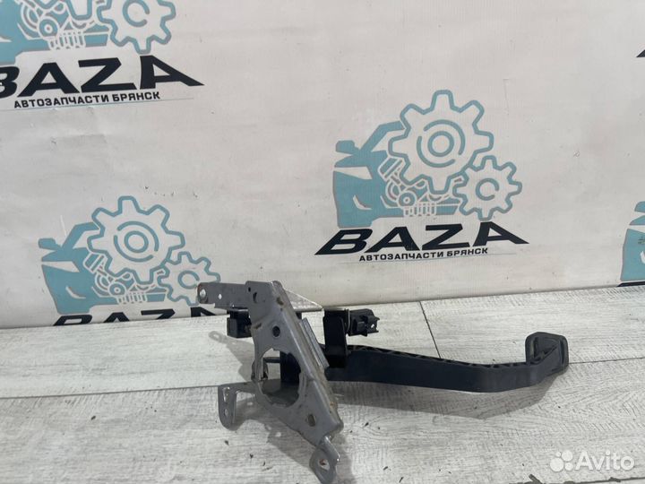 Педаль сцепления Ford Focus 3