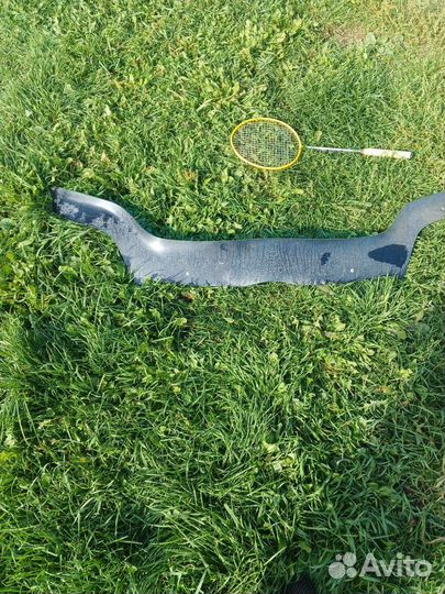 Дифлекторр на капот тойота королла е 120