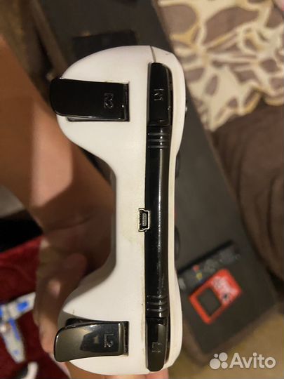 Диски игр, и джостики на Play Station 3