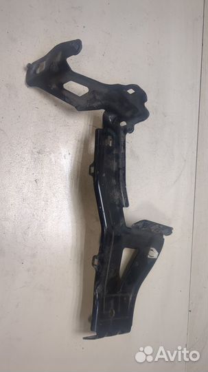 Кронштейн крыла Audi e-tron, 2021