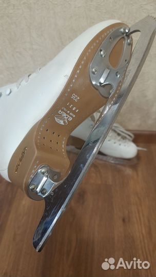 Фигурные коньки edea 235