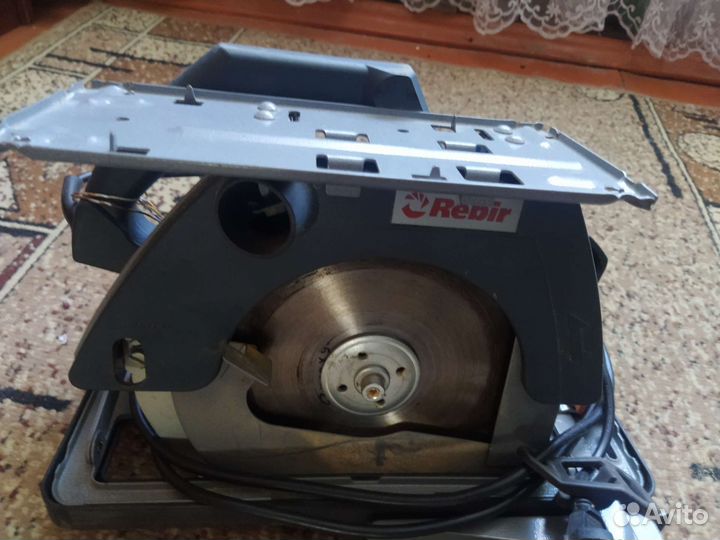 Дисковая пила интерскол