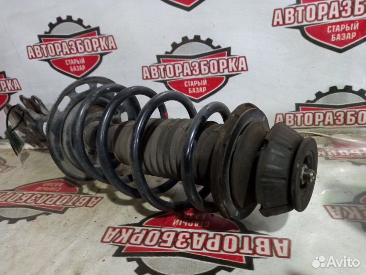 Стойка передняя левая Toyota Aqua NHP10 1nzfxe